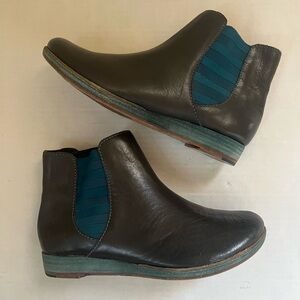 Kork Ease gray leather booties turquoise blue details size 7 / EU 38